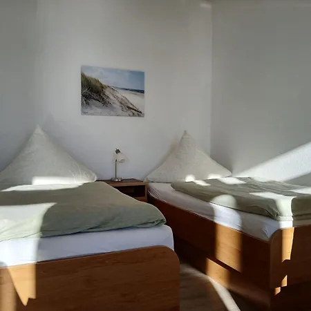 Gaestehaus-gorch-fock-wohnung-1-mit-direktem-meerblick *