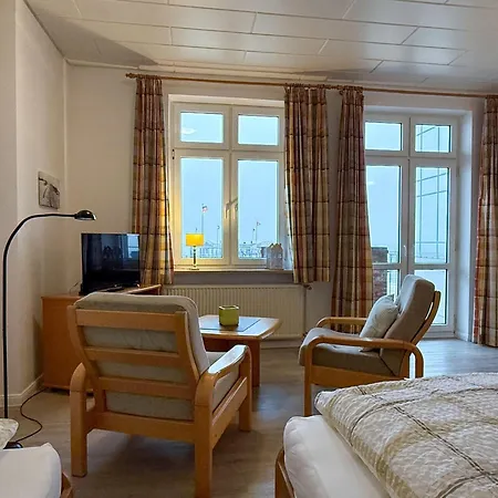 Gaestehaus-gorch-fock-wohnung-1-mit-direktem-meerblick 威克奥夫弗尔