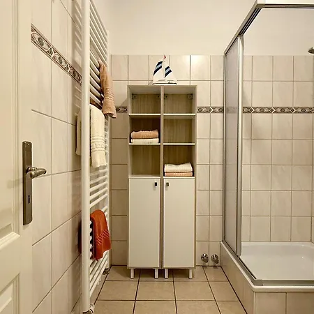 Daire Gaestehaus-gorch-fock-wohnung-1-mit-direktem-meerblick *